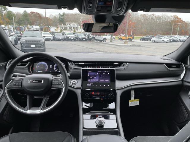 new 2025 Jeep Grand Cherokee car, priced at $47,780