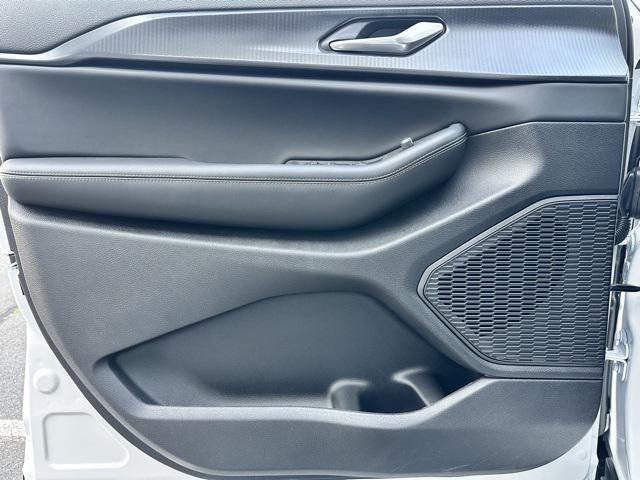new 2025 Jeep Grand Cherokee car, priced at $46,135
