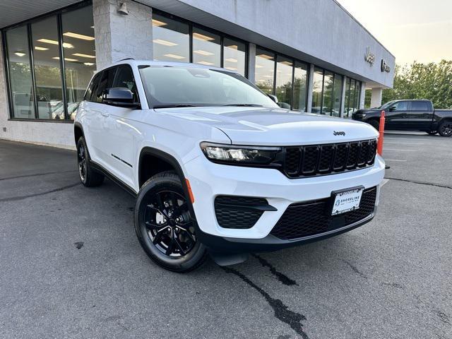 new 2025 Jeep Grand Cherokee car, priced at $46,135