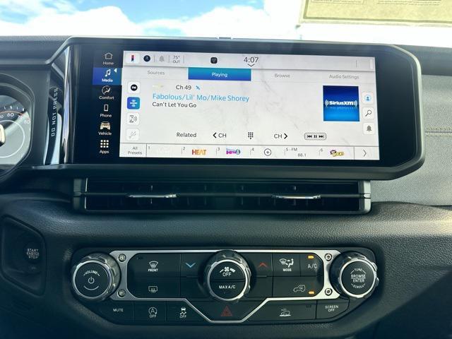 new 2025 Jeep Wrangler car, priced at $44,475