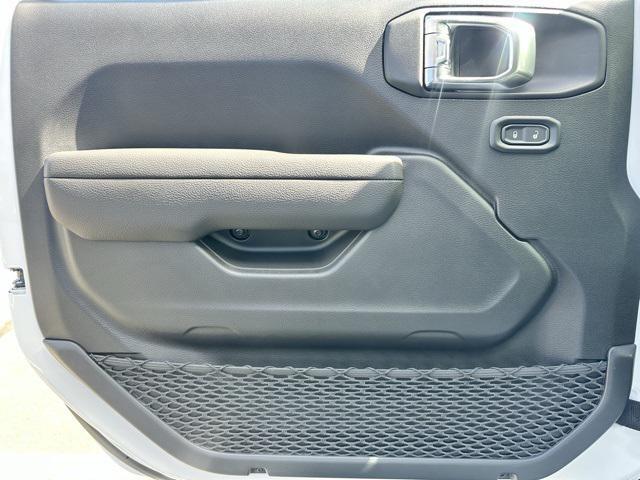 new 2025 Jeep Wrangler car, priced at $44,475