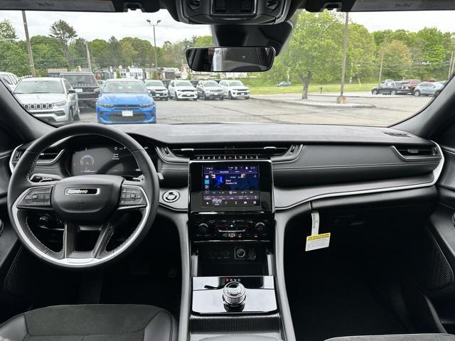 new 2025 Jeep Grand Cherokee car