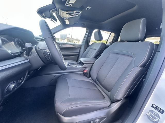 new 2025 Jeep Grand Cherokee car, priced at $43,575