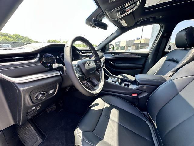 new 2025 Jeep Grand Cherokee L car