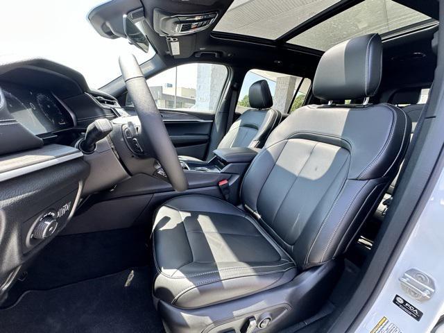 new 2025 Jeep Grand Cherokee L car
