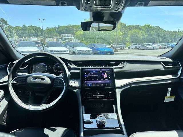 new 2025 Jeep Grand Cherokee L car