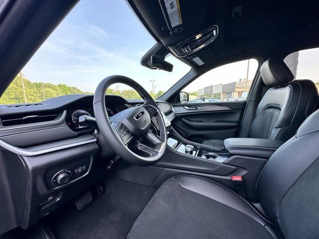 new 2025 Jeep Grand Cherokee car, priced at $46,730