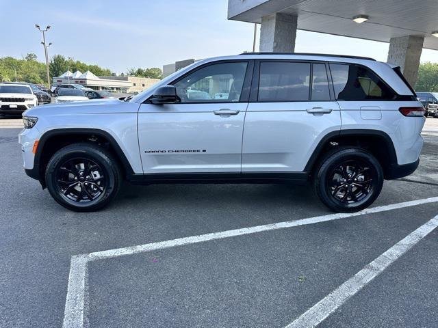 new 2025 Jeep Grand Cherokee car, priced at $46,730