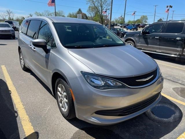 used 2017 Chrysler Pacifica car, priced at $11,045