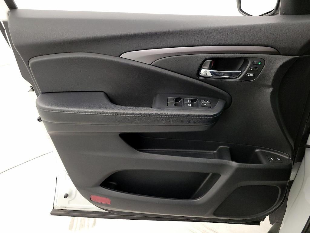 used 2020 Honda Pilot car, priced at $27,998