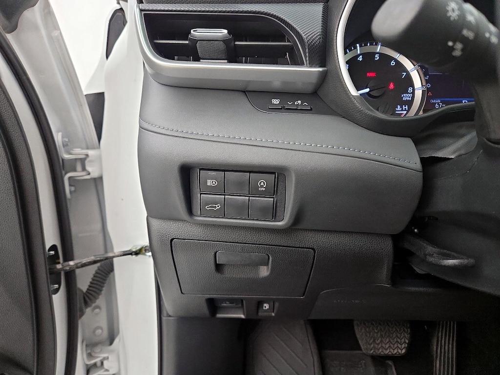 used 2023 Toyota Highlander car, priced at $42,998