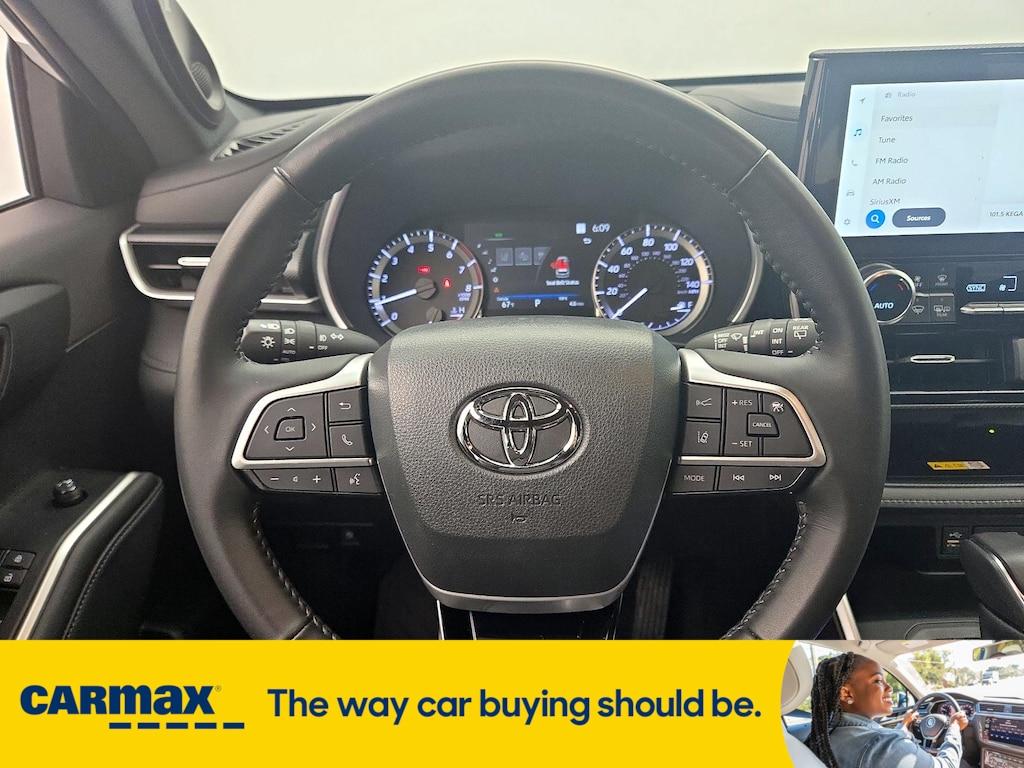 used 2023 Toyota Highlander car, priced at $42,998