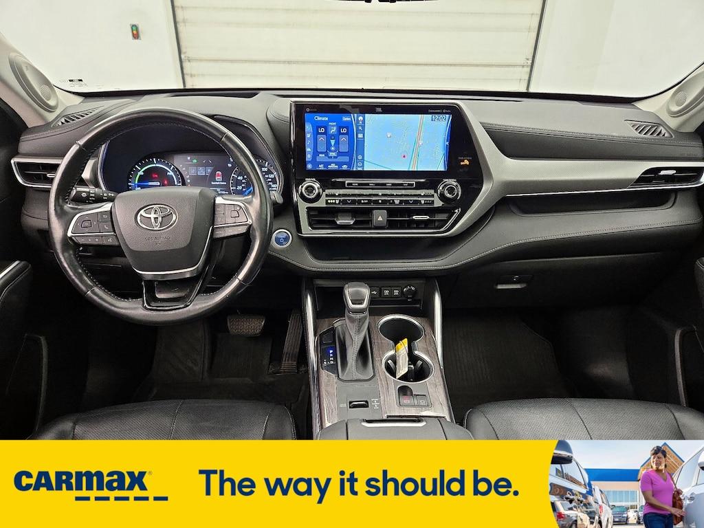 used 2021 Toyota Highlander Hybrid car, priced at $33,998