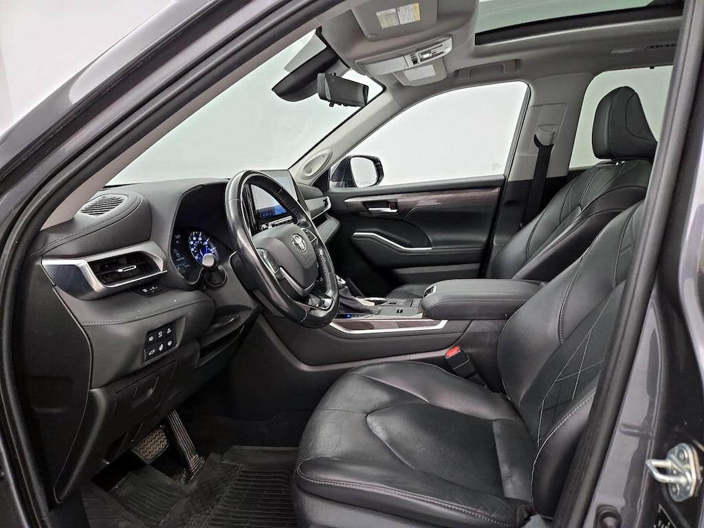 used 2021 Toyota Highlander Hybrid car, priced at $33,998
