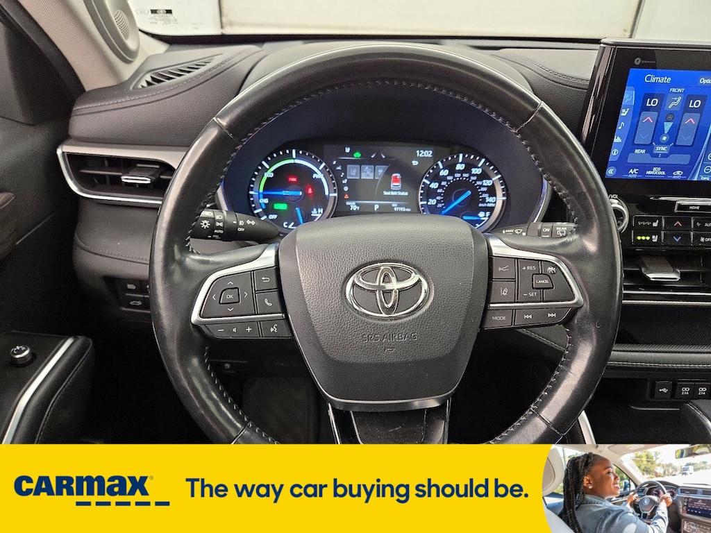 used 2021 Toyota Highlander Hybrid car, priced at $33,998