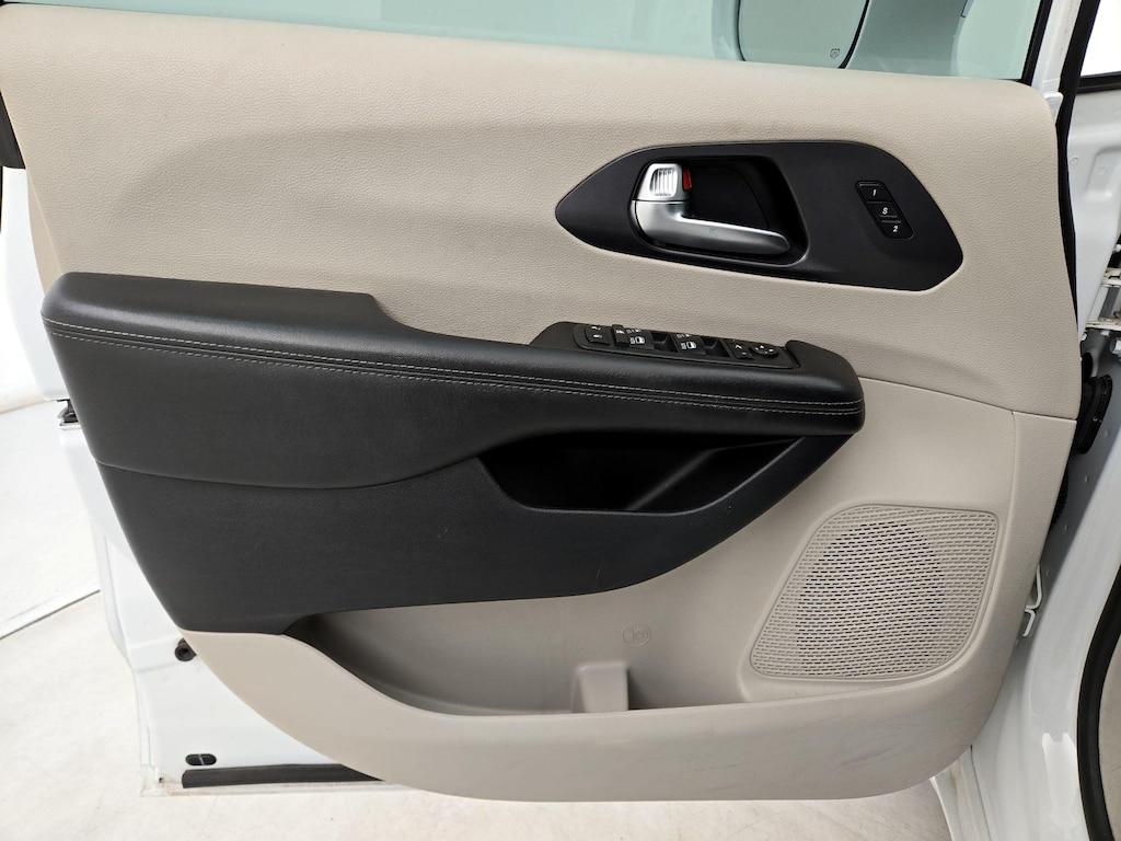 used 2020 Chrysler Pacifica car, priced at $23,998