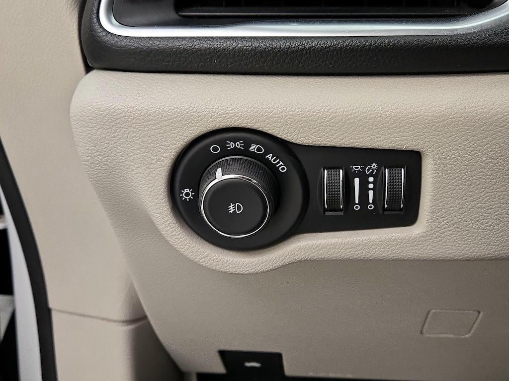 used 2020 Chrysler Pacifica car, priced at $23,998