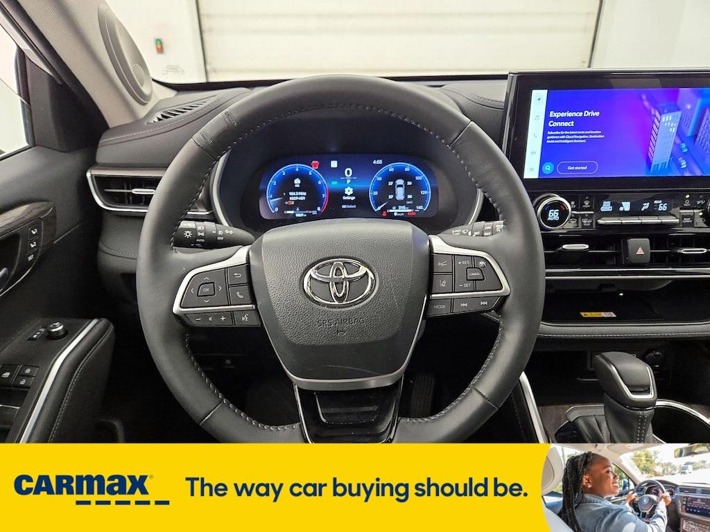 used 2023 Toyota Highlander car, priced at $48,998