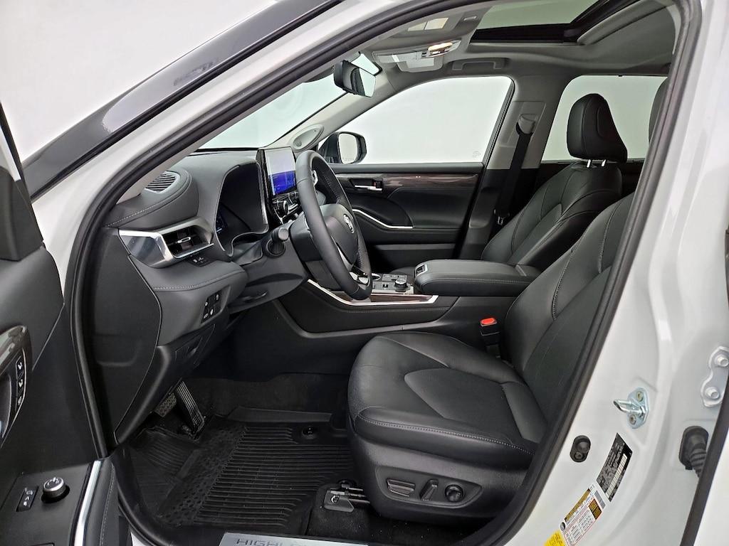used 2023 Toyota Highlander car, priced at $48,998
