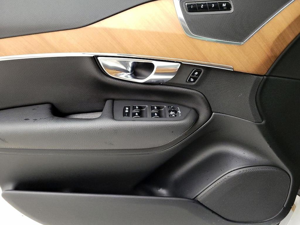 used 2022 Volvo XC90 Recharge Plug-In Hybrid car, priced at $37,998