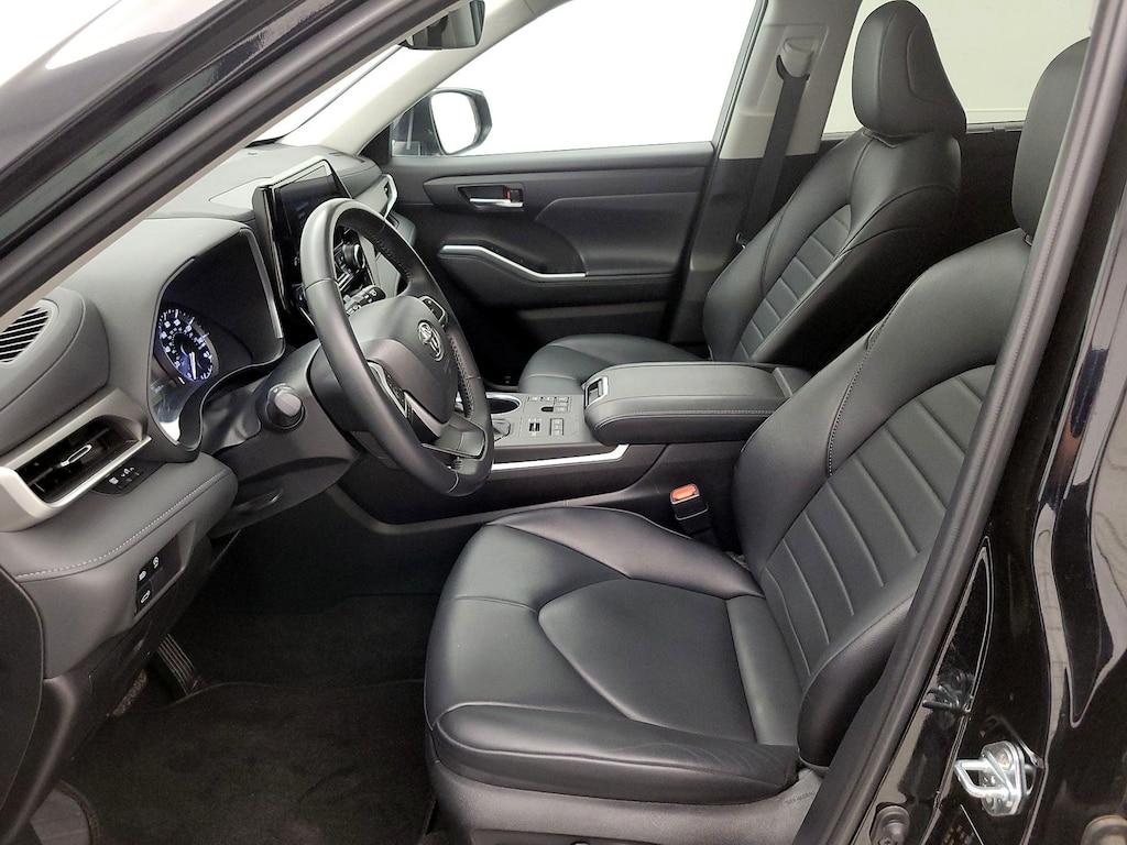 used 2024 Toyota Highlander car, priced at $38,998