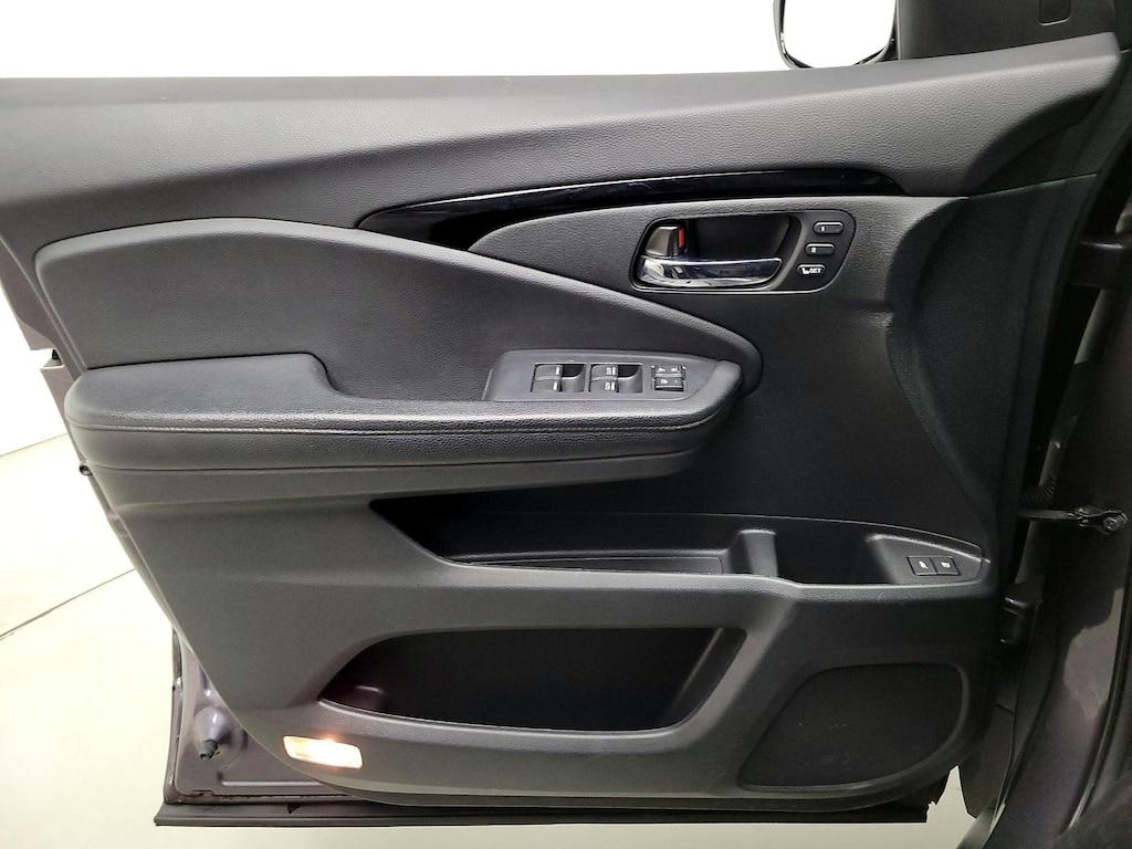 used 2019 Honda Pilot car, priced at $30,998