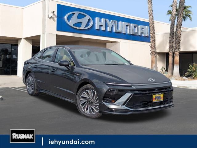 new 2025 Hyundai Sonata Hybrid car, priced at $39,385