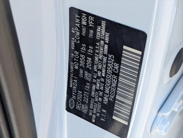 new 2025 Hyundai Elantra car, priced at $25,300