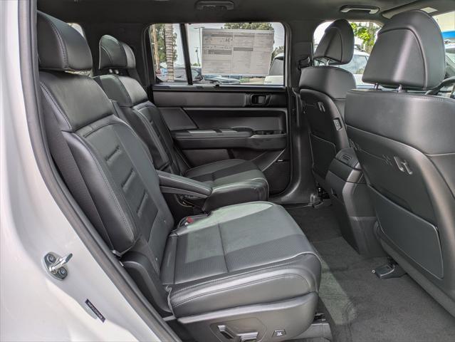 new 2025 Hyundai SANTA FE HEV car, priced at $52,554