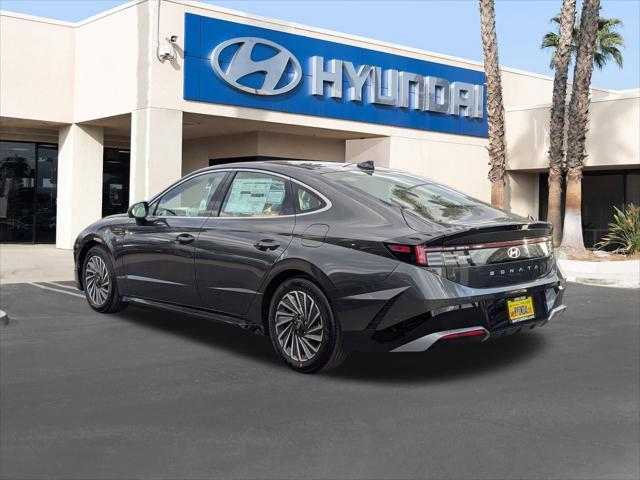new 2025 Hyundai Sonata Hybrid car, priced at $39,300