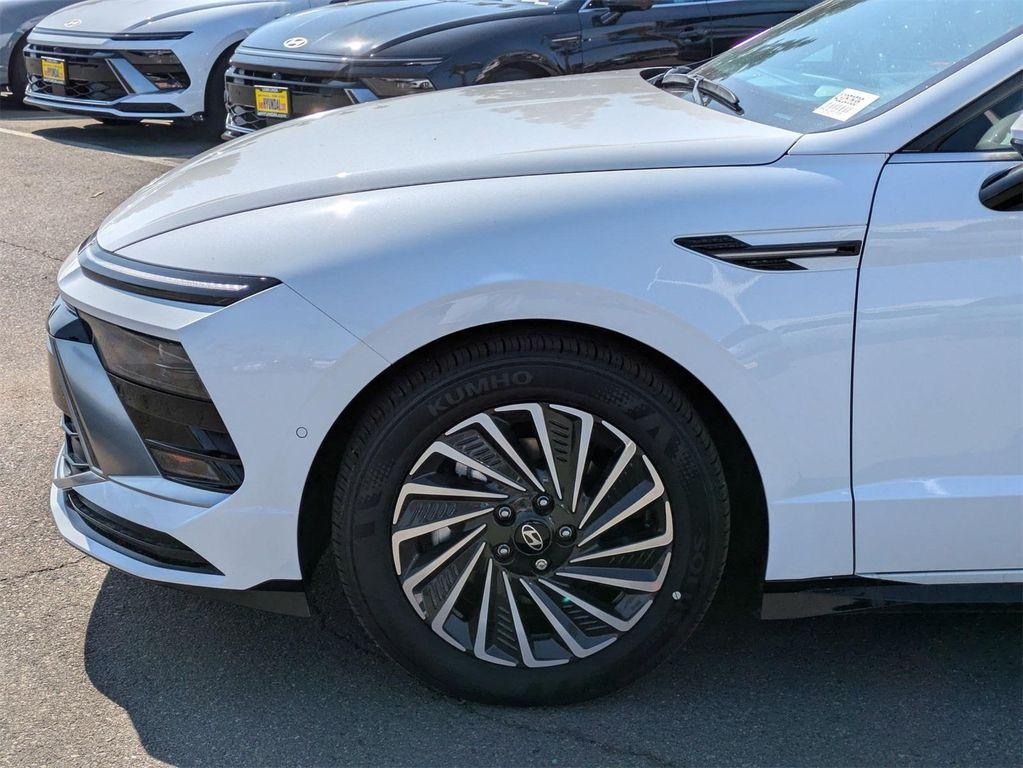 new 2025 Hyundai Sonata Hybrid car, priced at $39,880