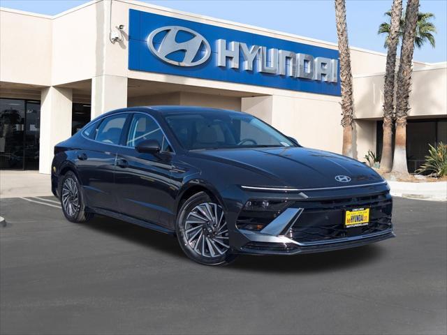 new 2025 Hyundai Sonata Hybrid car, priced at $39,155