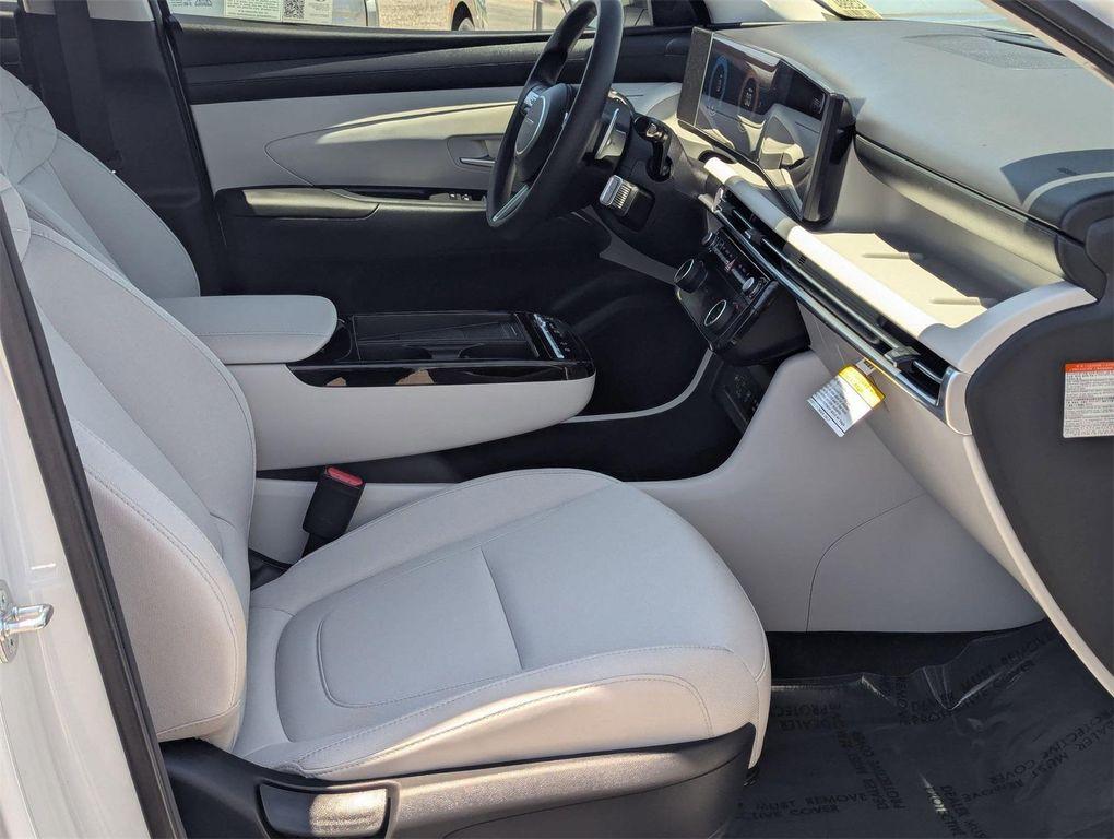 new 2025 Hyundai TUCSON Hybrid car, priced at $35,930