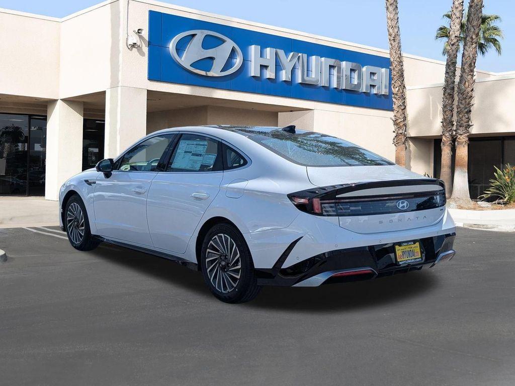 new 2025 Hyundai Sonata Hybrid car, priced at $39,925