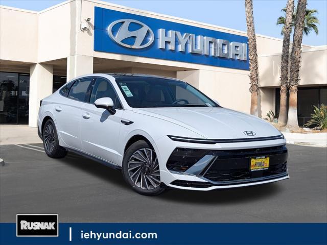 new 2025 Hyundai Sonata Hybrid car, priced at $39,925