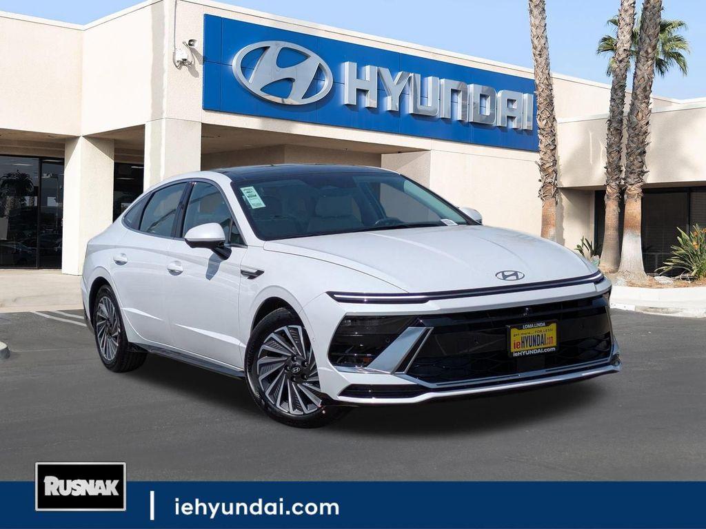 new 2025 Hyundai Sonata Hybrid car, priced at $40,015
