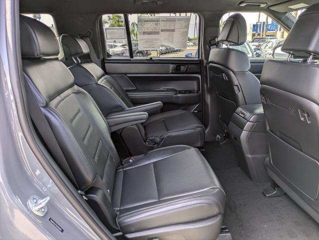 new 2025 Hyundai SANTA FE HEV car, priced at $52,044