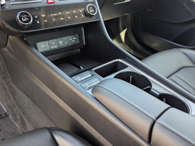 new 2025 Hyundai Sonata Hybrid car, priced at $39,925