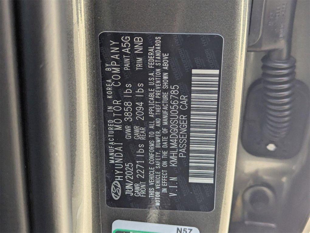 new 2025 Hyundai Elantra car, priced at $25,090