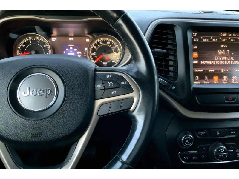 used 2015 Jeep Cherokee car, priced at $12,995