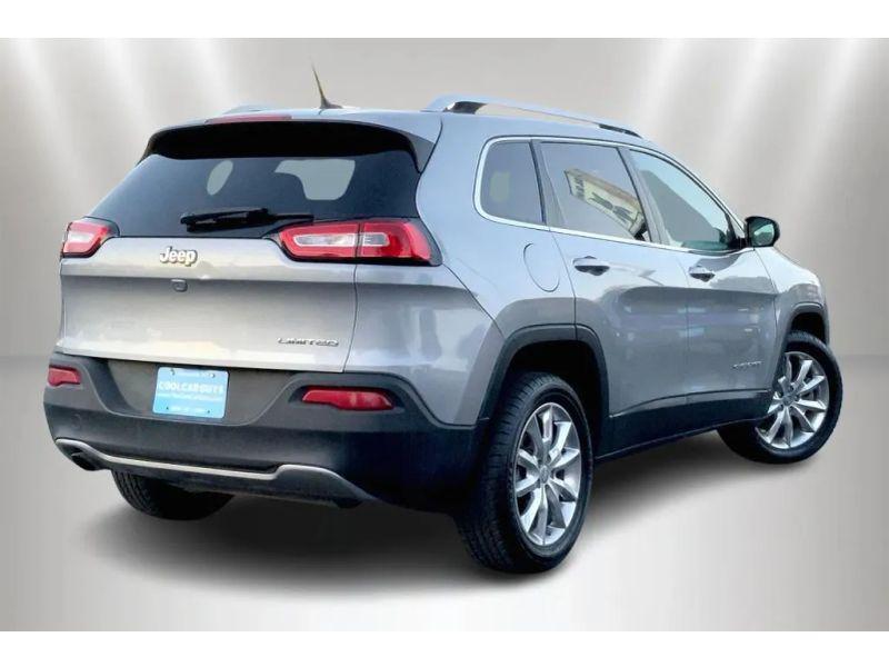 used 2015 Jeep Cherokee car, priced at $12,995
