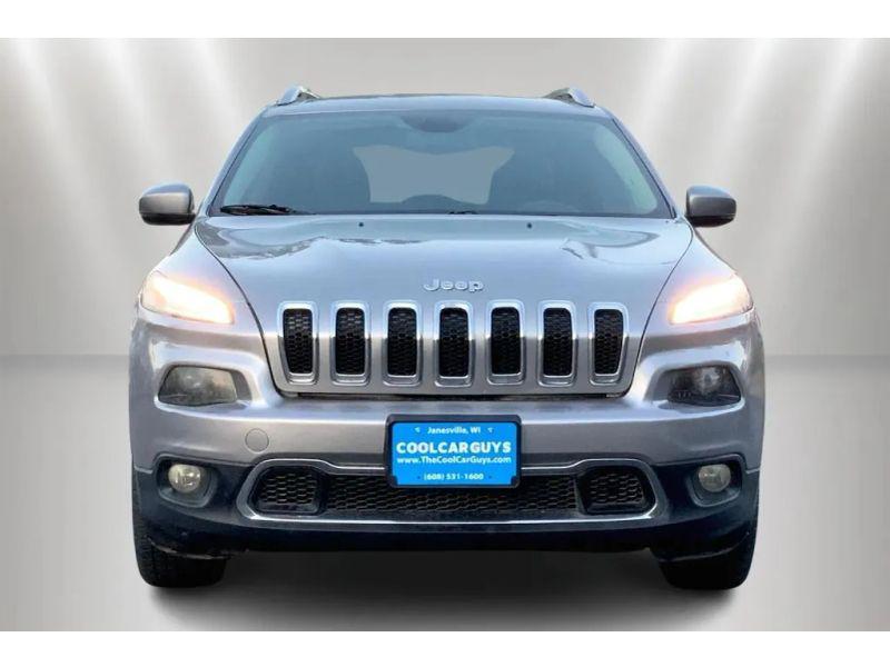 used 2015 Jeep Cherokee car, priced at $12,995