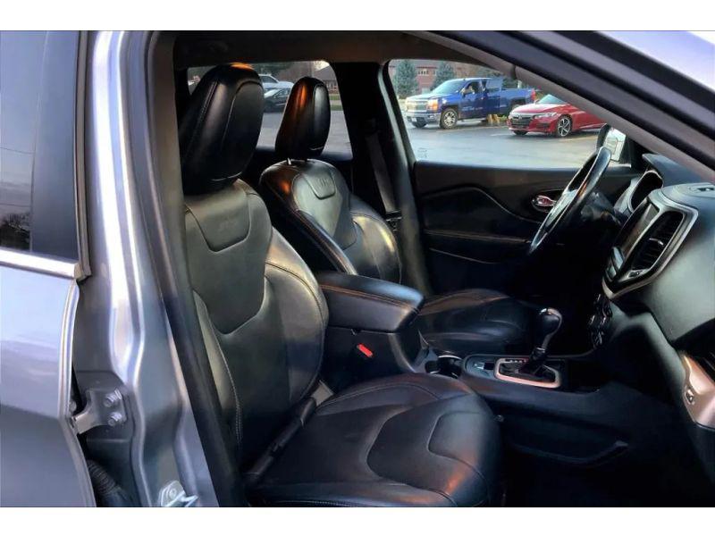 used 2015 Jeep Cherokee car, priced at $12,995