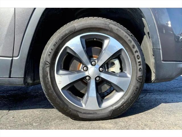 used 2019 Jeep Cherokee car, priced at $16,895
