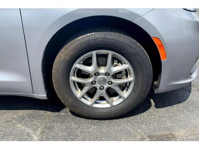 used 2021 Chrysler Pacifica car, priced at $18,995