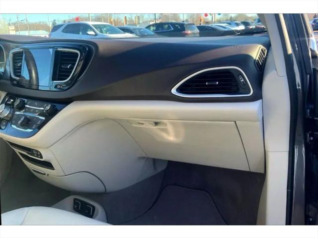 used 2018 Chrysler Pacifica car, priced at $15,495