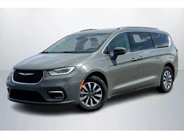 used 2021 Chrysler Pacifica Hybrid car, priced at $26,995