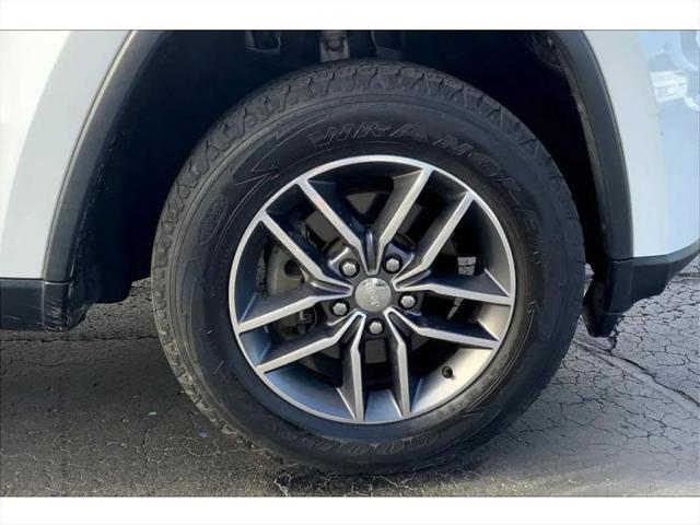 used 2017 Jeep Grand Cherokee car, priced at $17,995