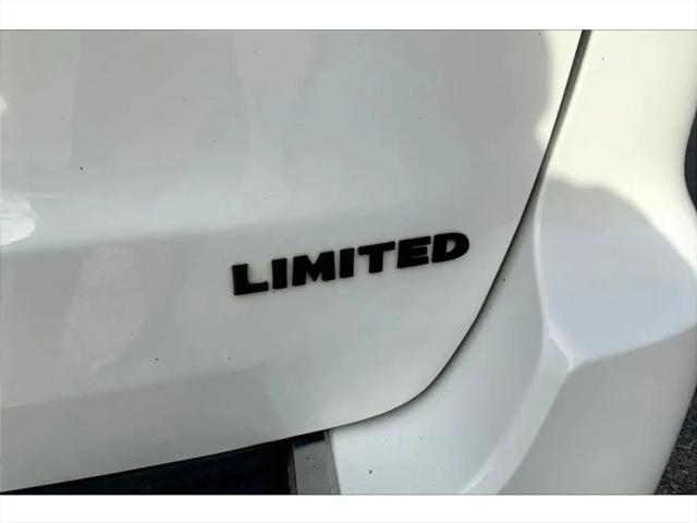 used 2017 Jeep Grand Cherokee car, priced at $17,995