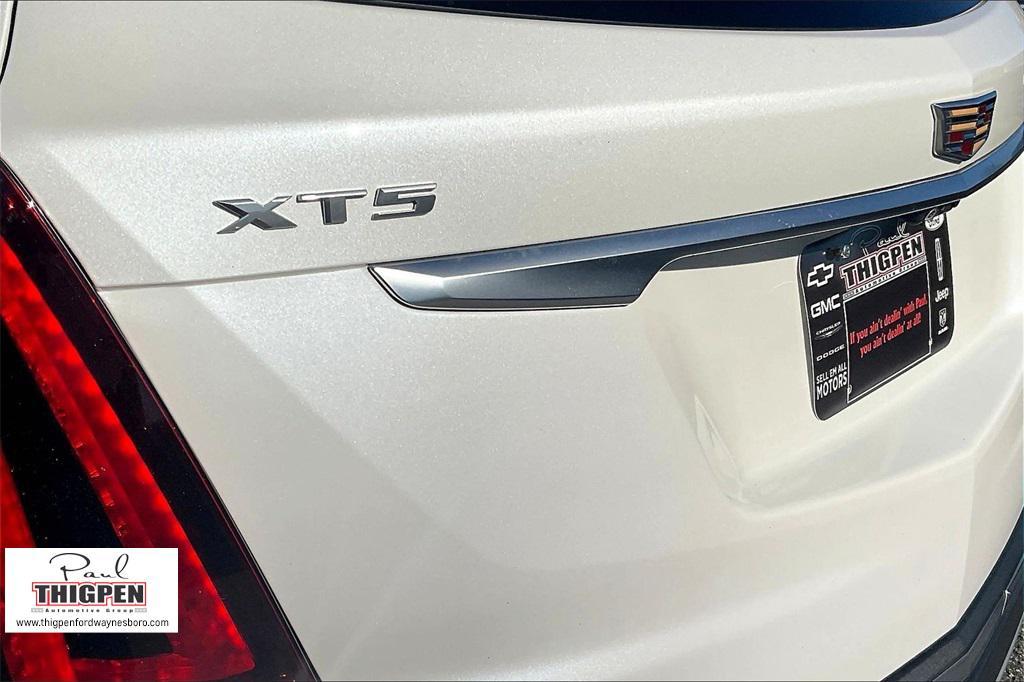 used 2022 Cadillac XT5 car, priced at $28,698